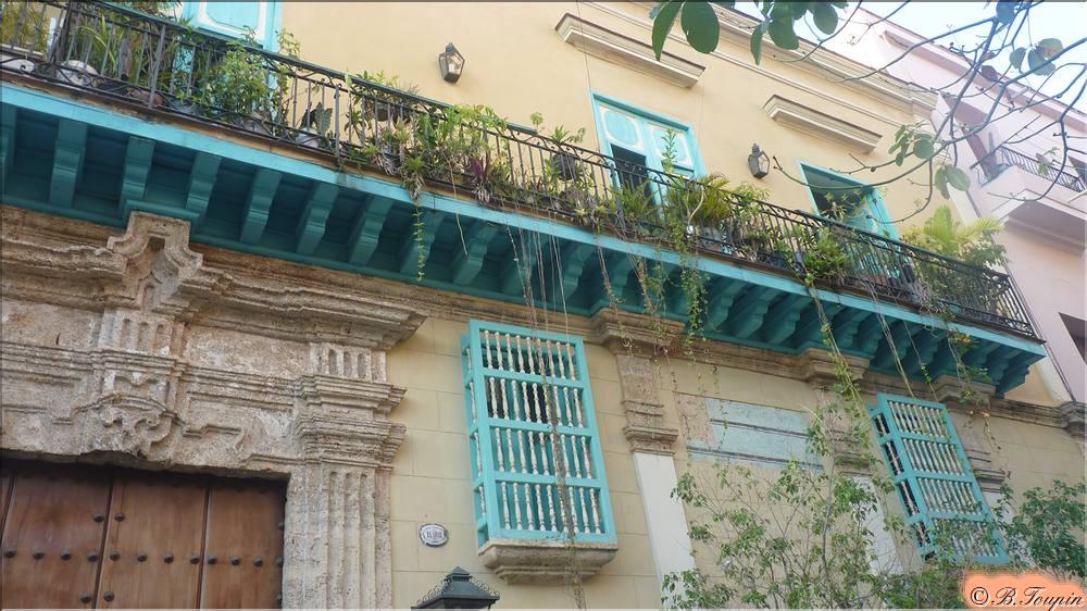 Balcons coloniaux.